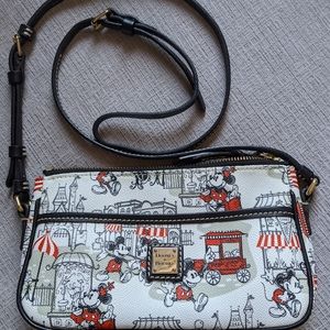 Mickey and Minnie Mouse Downtown Pouchette